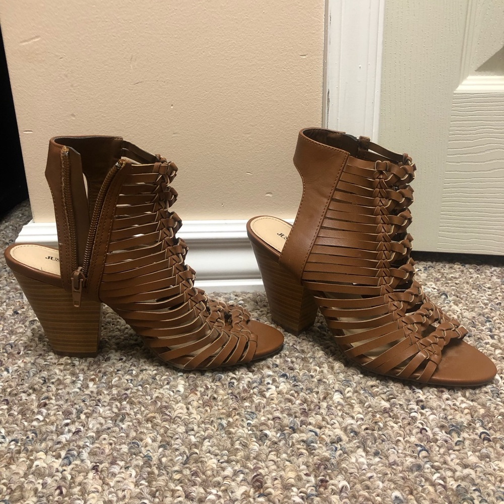 Size 6 Just Fab heels